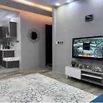 شقة نصف القمر