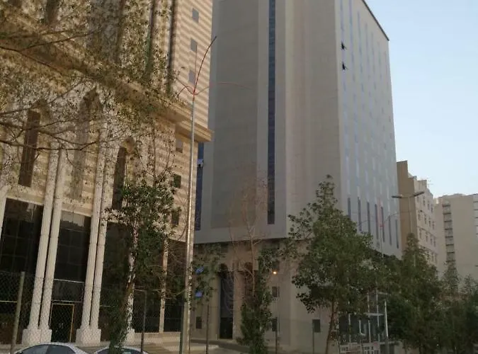 Nozl Alsmo Hotel