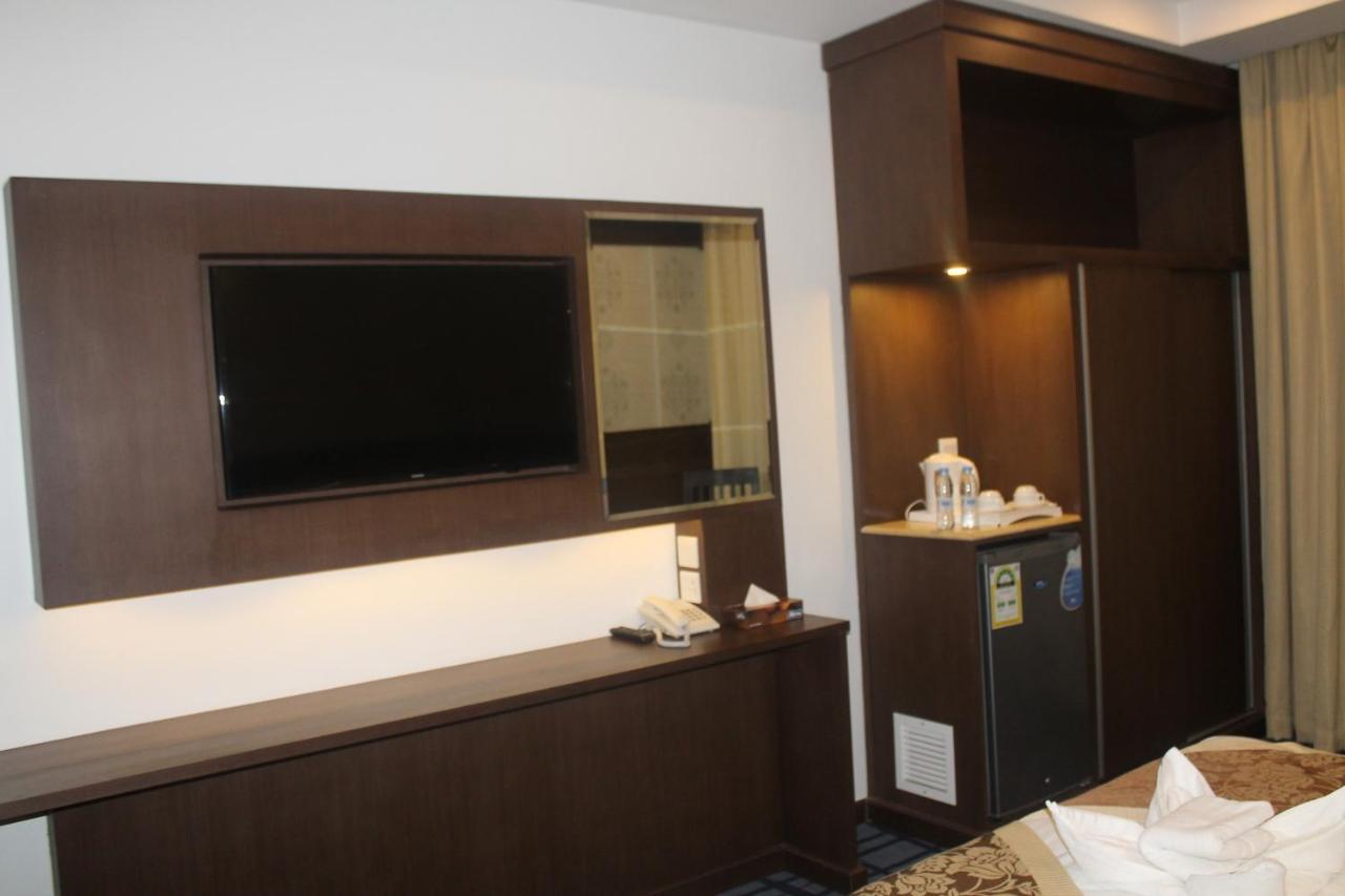 Rawabi Emirates Hotel Mecca