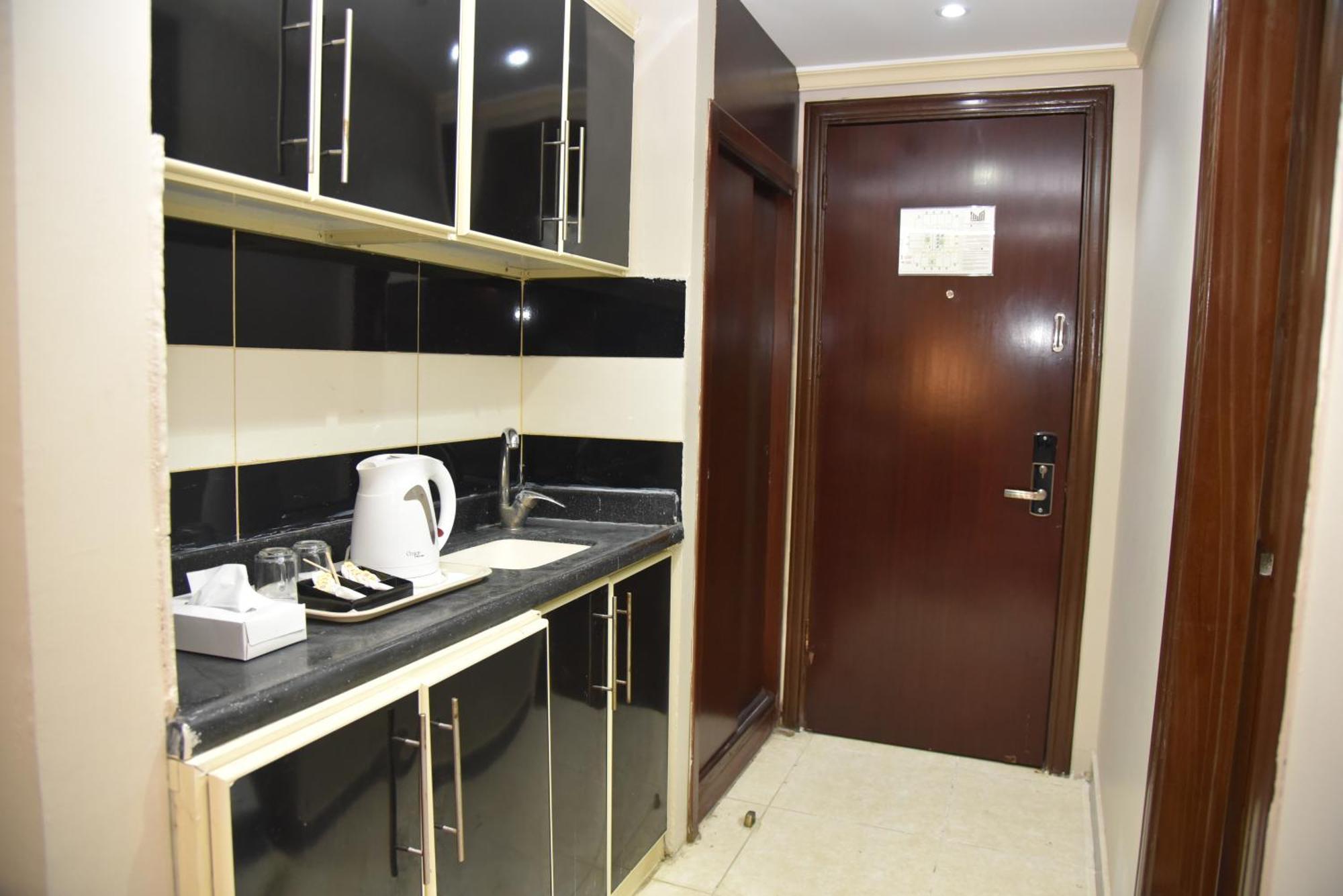 Al Kiram Al Azizia Hotel