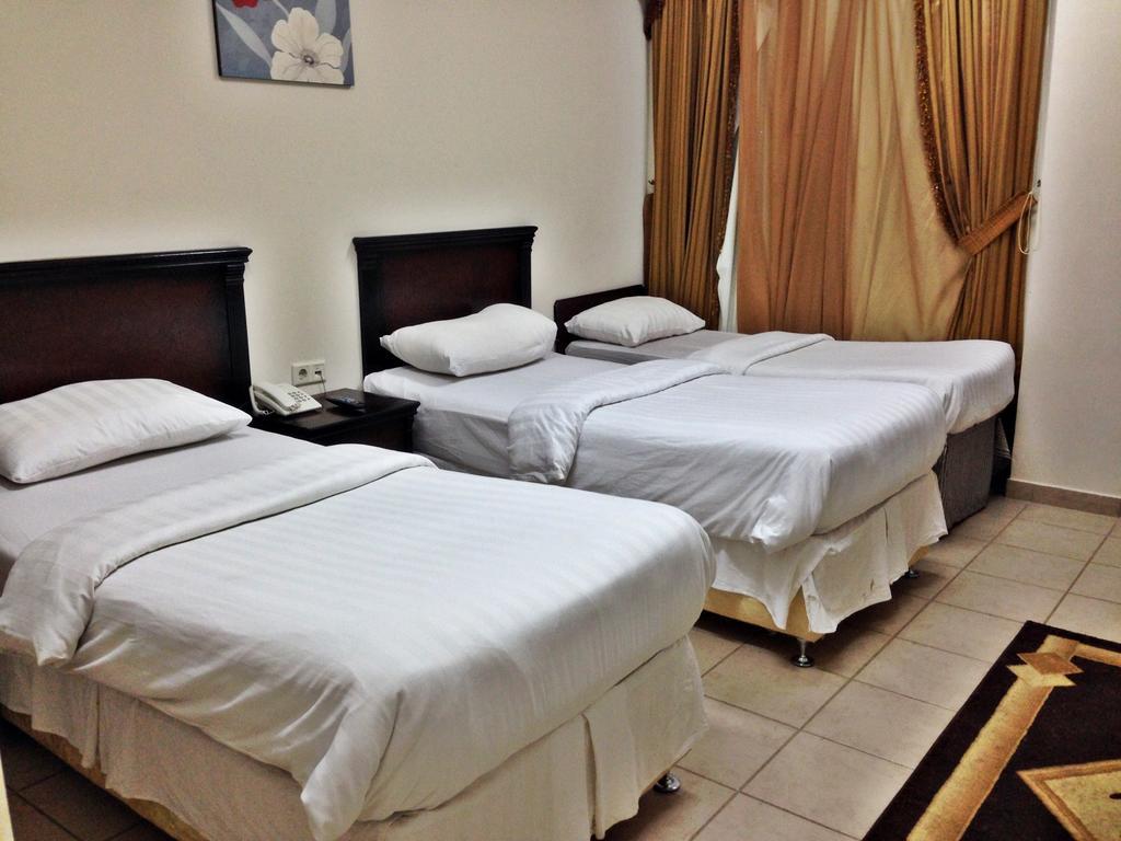 Hotel Reda Plaza