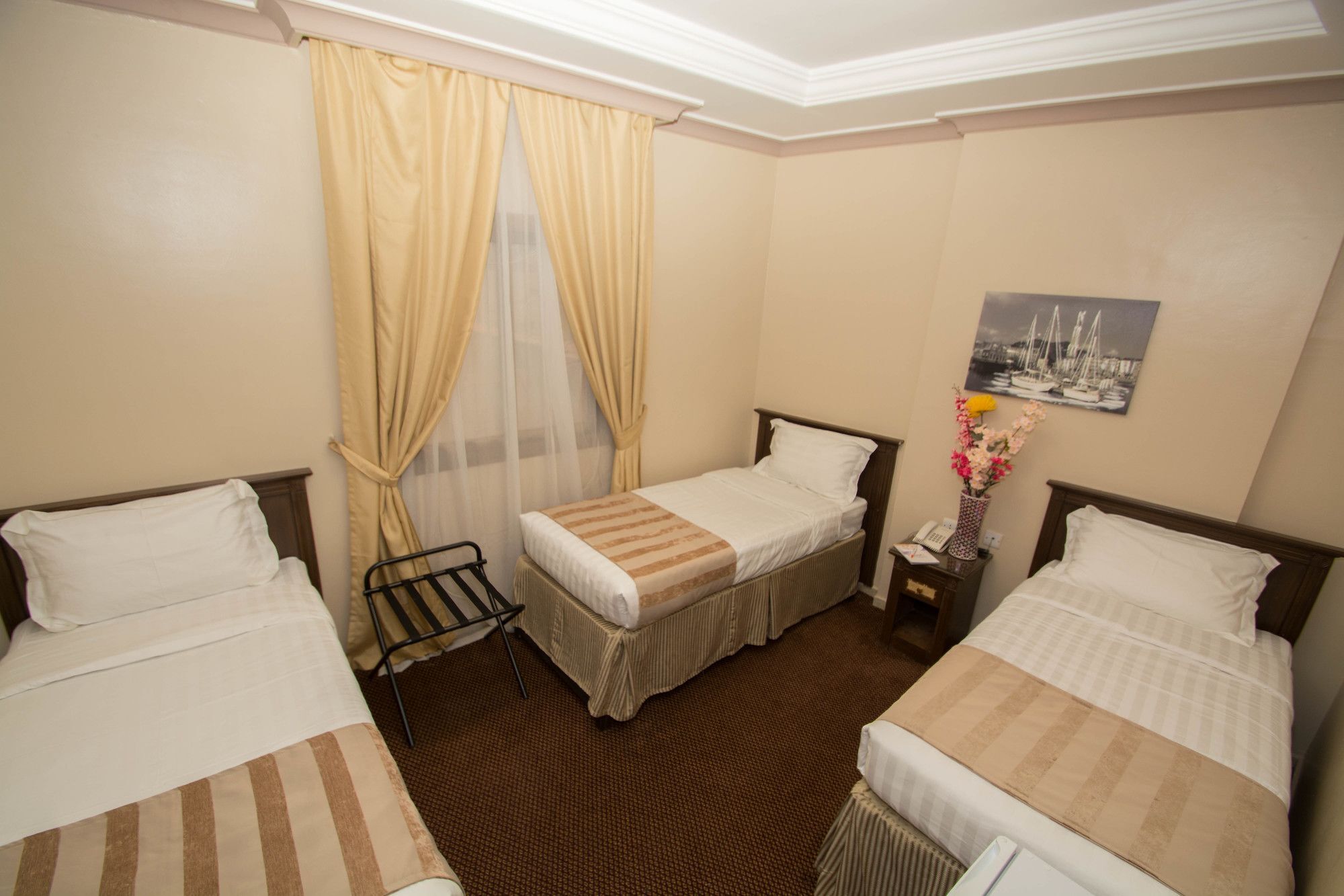 Hotel Al Nosour Al Mohajreen