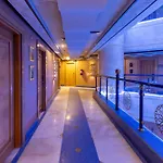 Montana Al Azizia Hotel