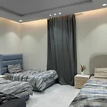 شقة بغرفتين نوم وجلسه مريحة
