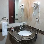 Luluat Muaz Hotel