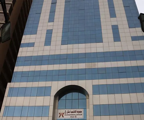 Iskan Hotel 5