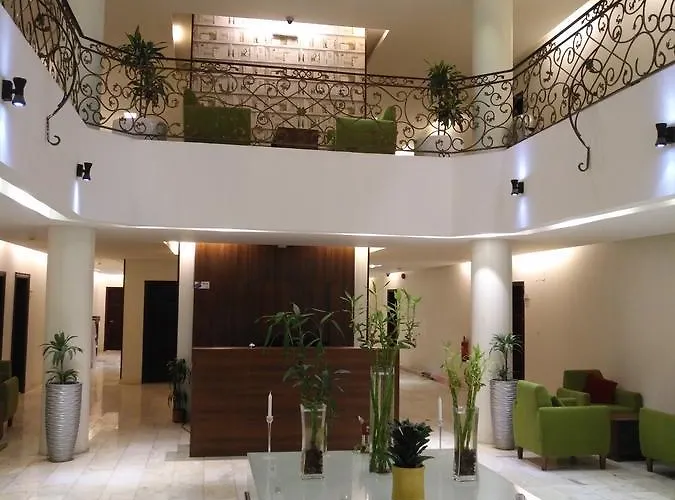 Crown Glory Hotel Suites