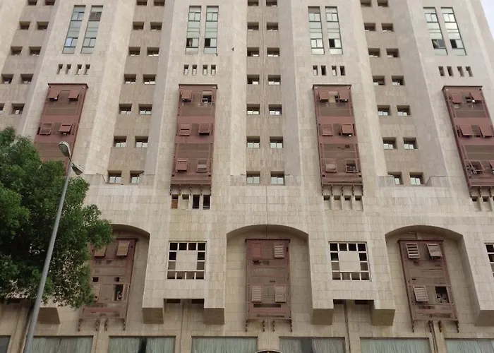 Al Ardh Al Motamayza Hotel