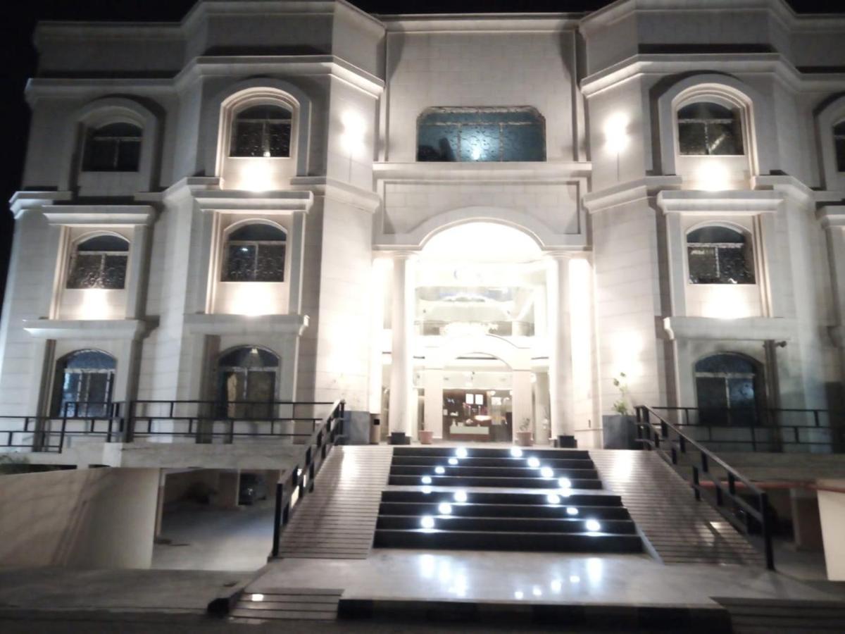 Crown Glory Suites Aparthotel 4*
