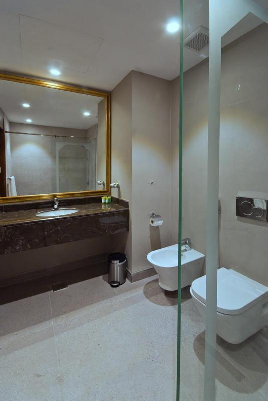 Hotel Ramada Zad Al Qasr 3*