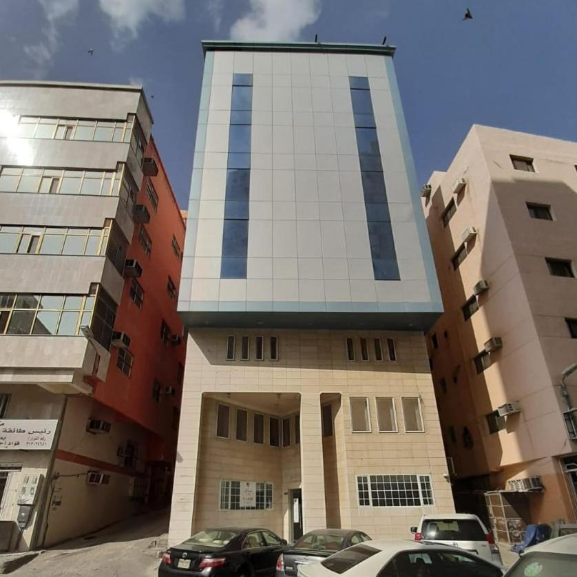 Nadir Plaza