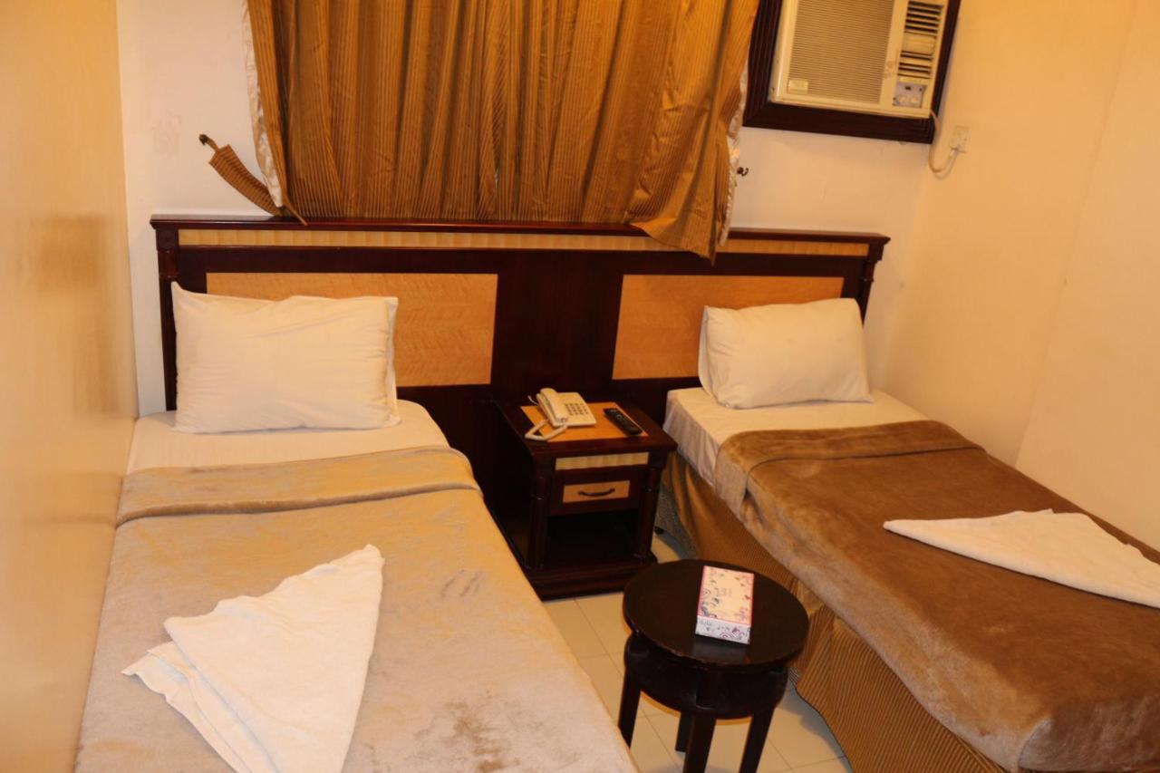 Hotel Al Fajr Al Badea 5 *