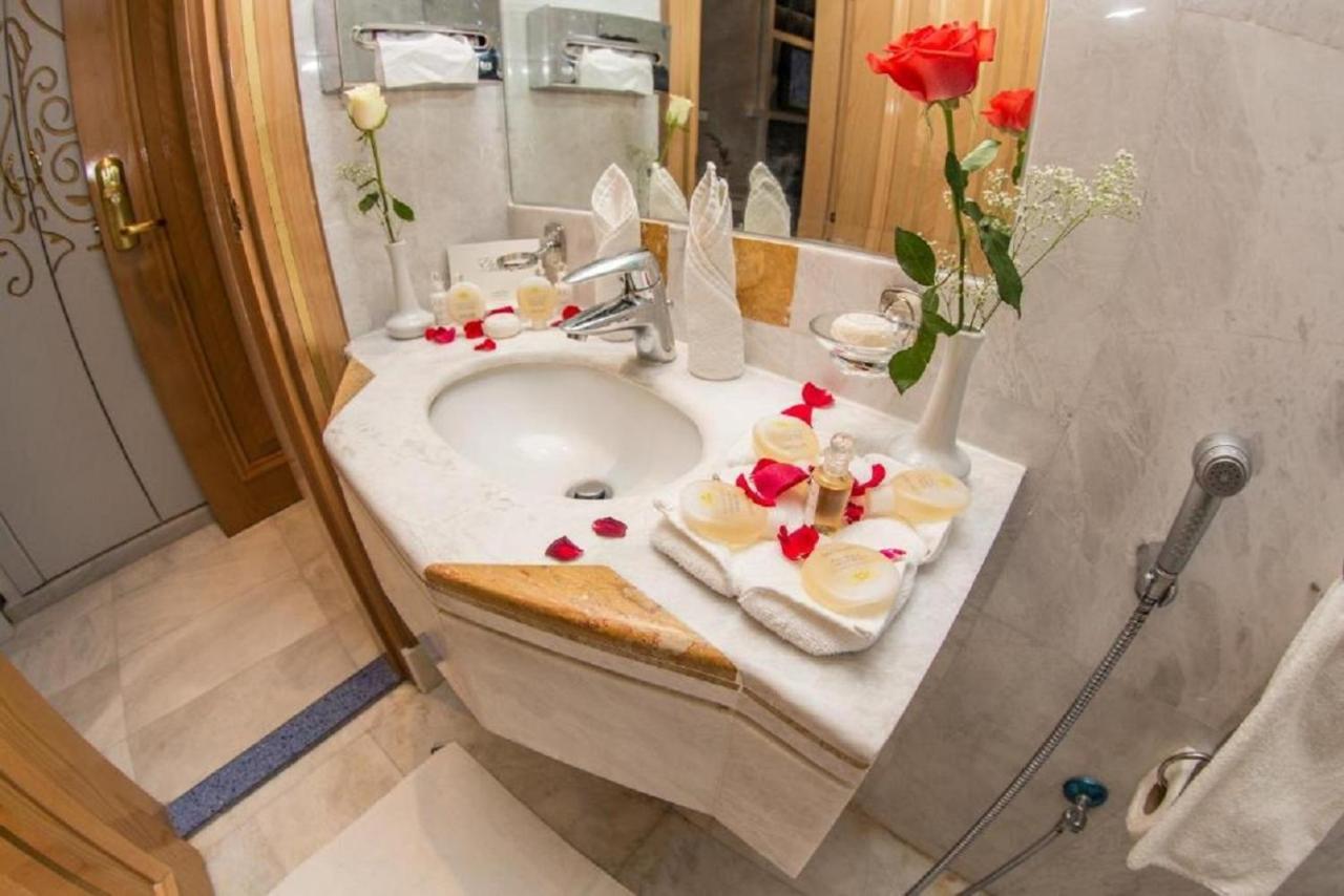 Montana Al Azizia Hotel 4*