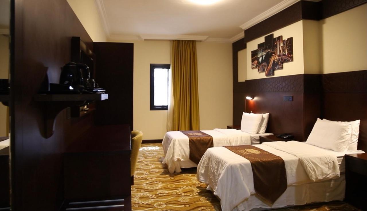 الفجر البديع 4*