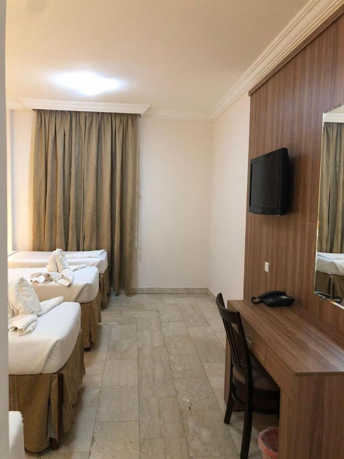 Hotel حسين بياري 3*