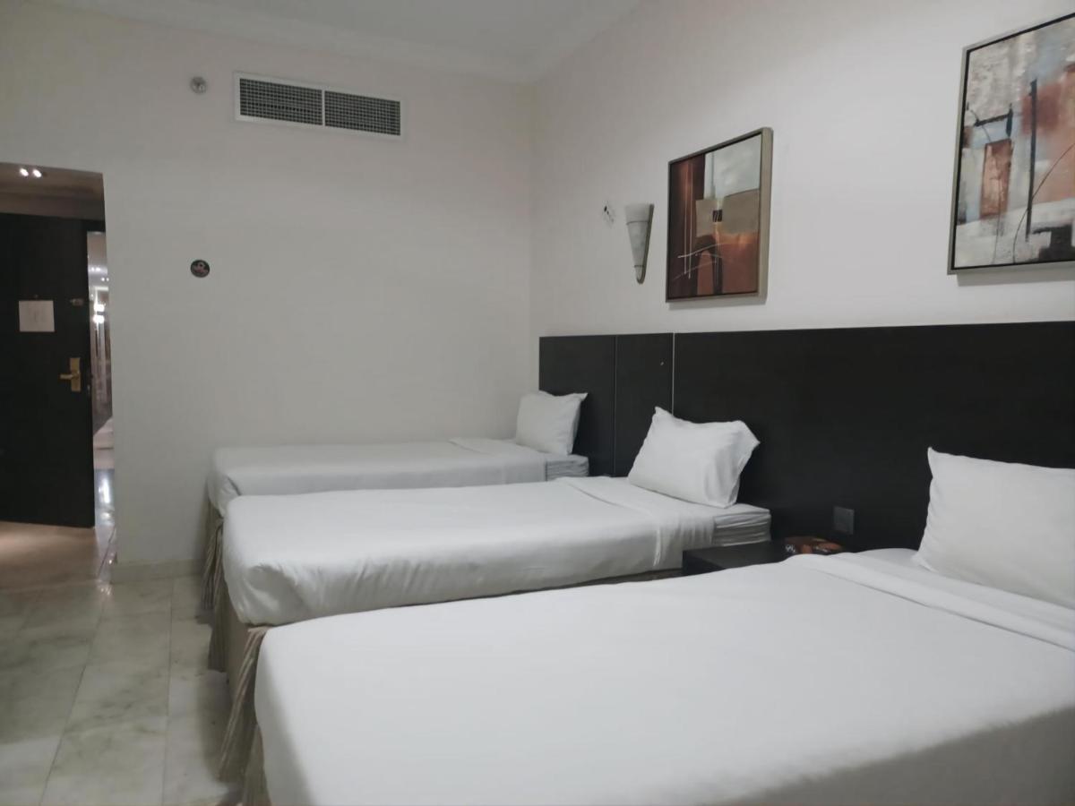 Hotel حسين بياري 3*