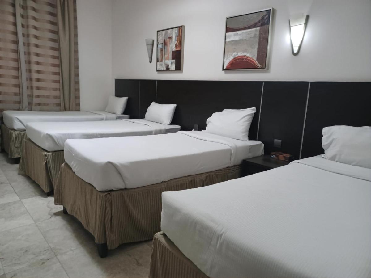 Hotel حسين بياري 3*