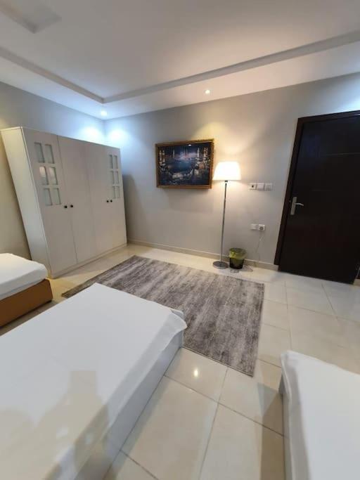 Alkhuzama Apartment