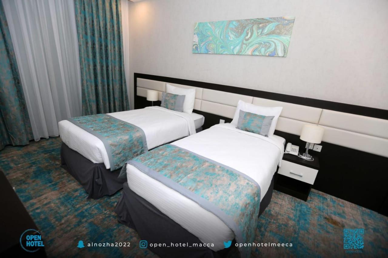 Hotel Open *