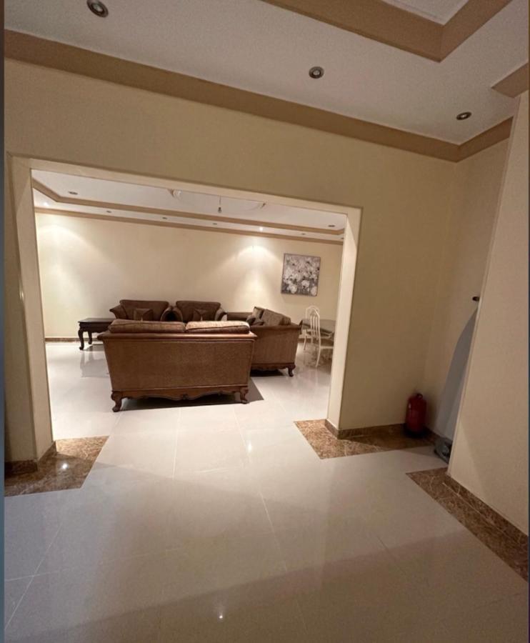 H.h مفروشة