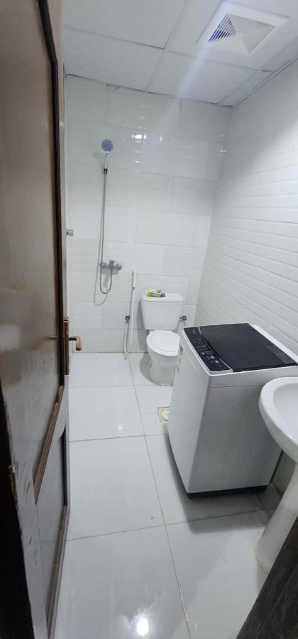 Private Single In A Shared In Makkah Apartment *