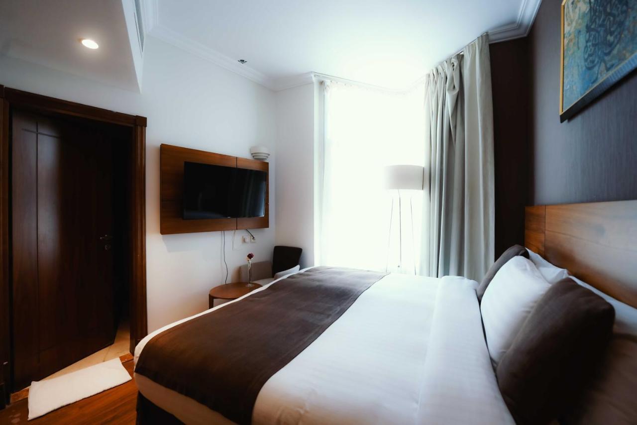 Al Thuria Grand Hotel
