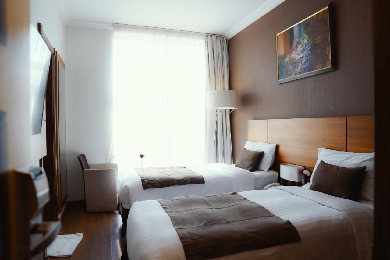 Hotel Al Thuria Grand