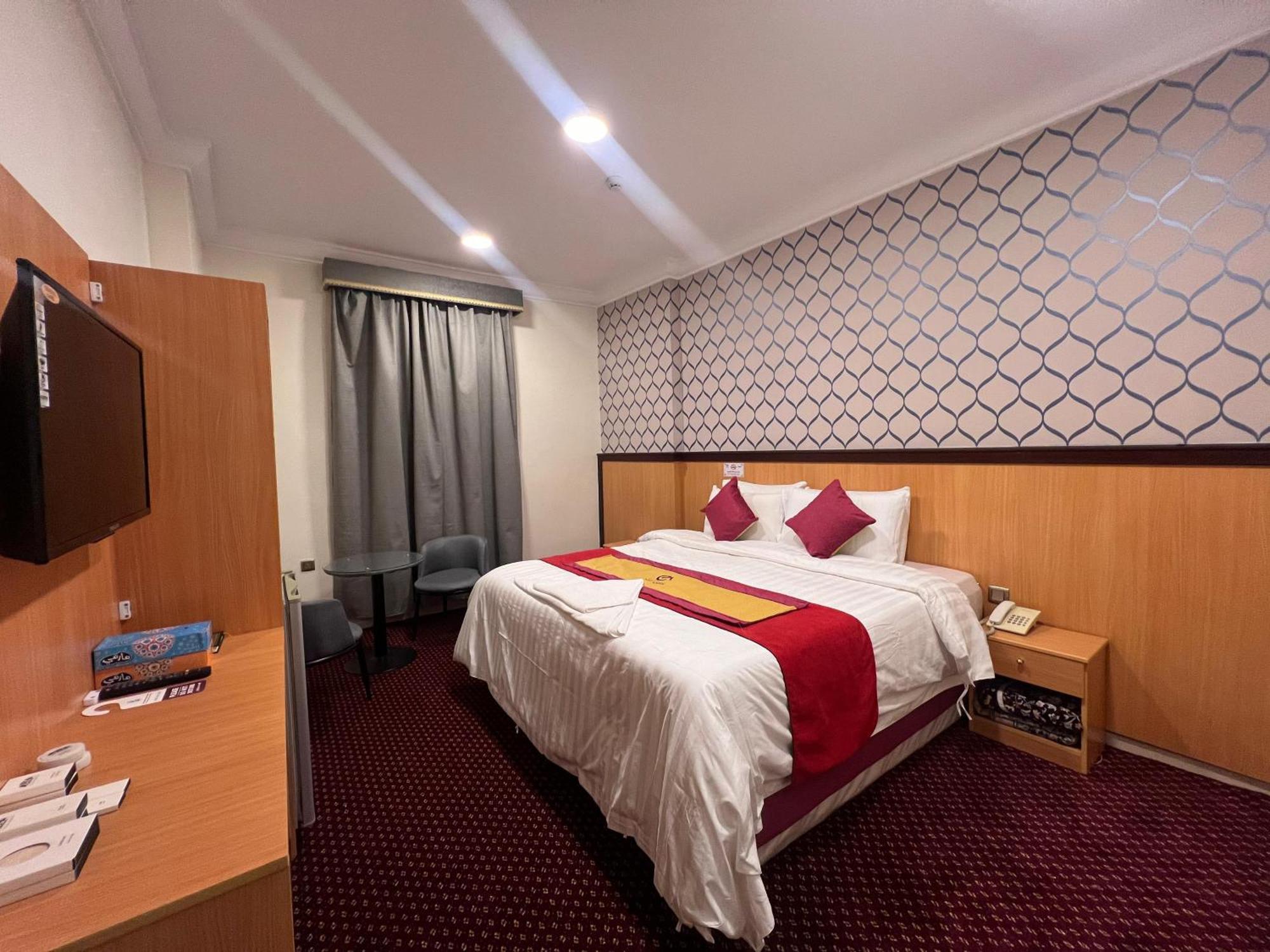 اعيان البركة Aayan Al Baraka Hotel