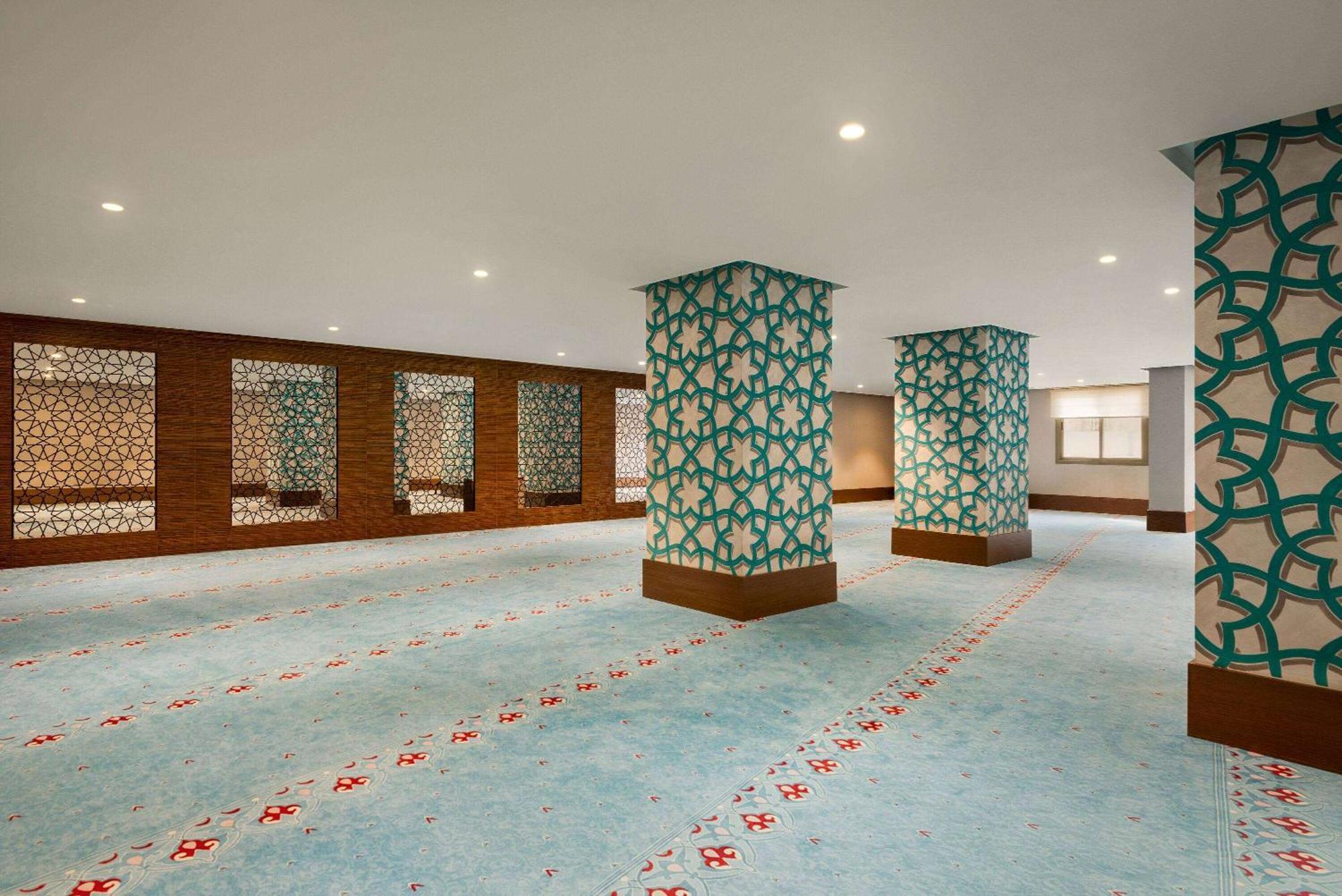 Hotel Ramada By Wyndham Makkah Zad Al Rawda 4*