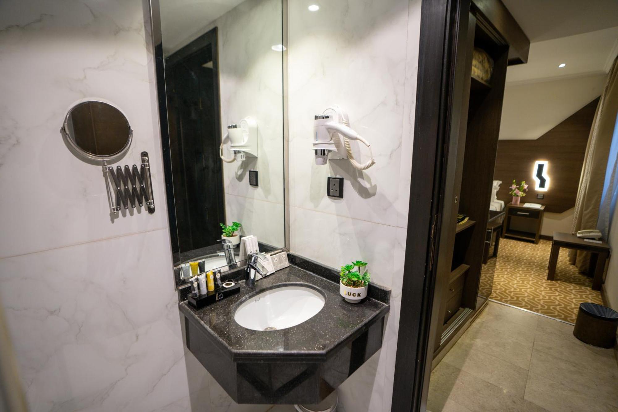 Lamar Ajyad First Tower B 3*