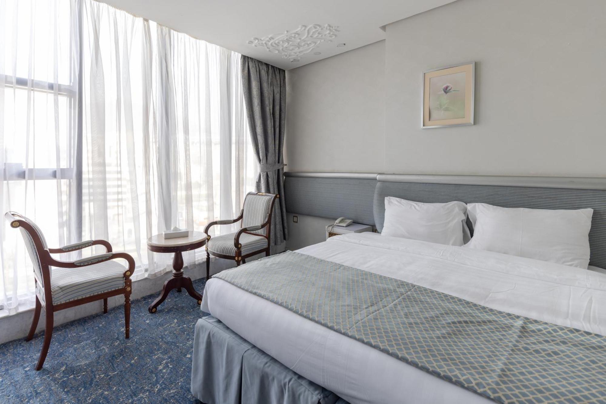 Hotel Montana Al Azizia 4*