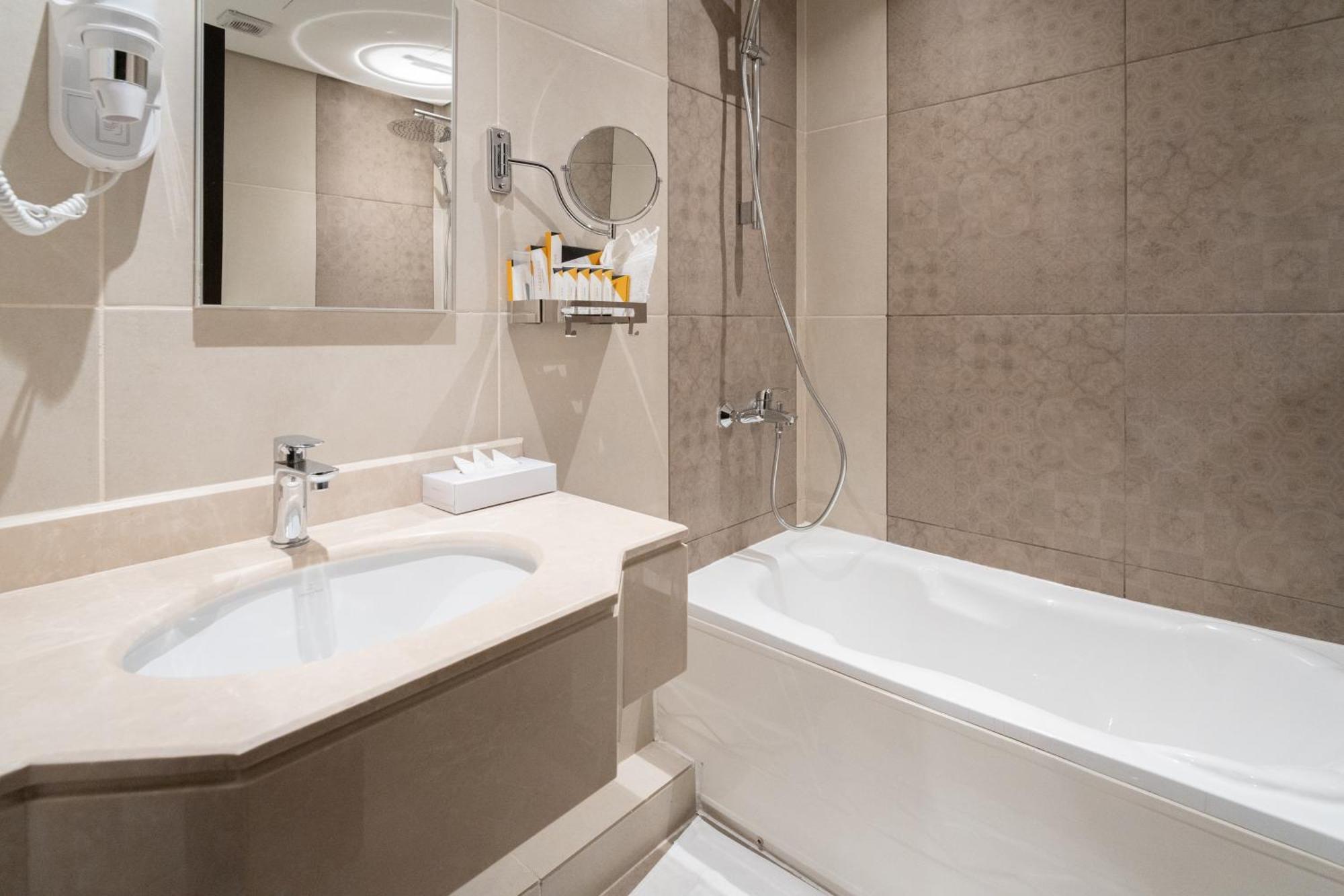 Sun & Moon Bacca Hotel 4*