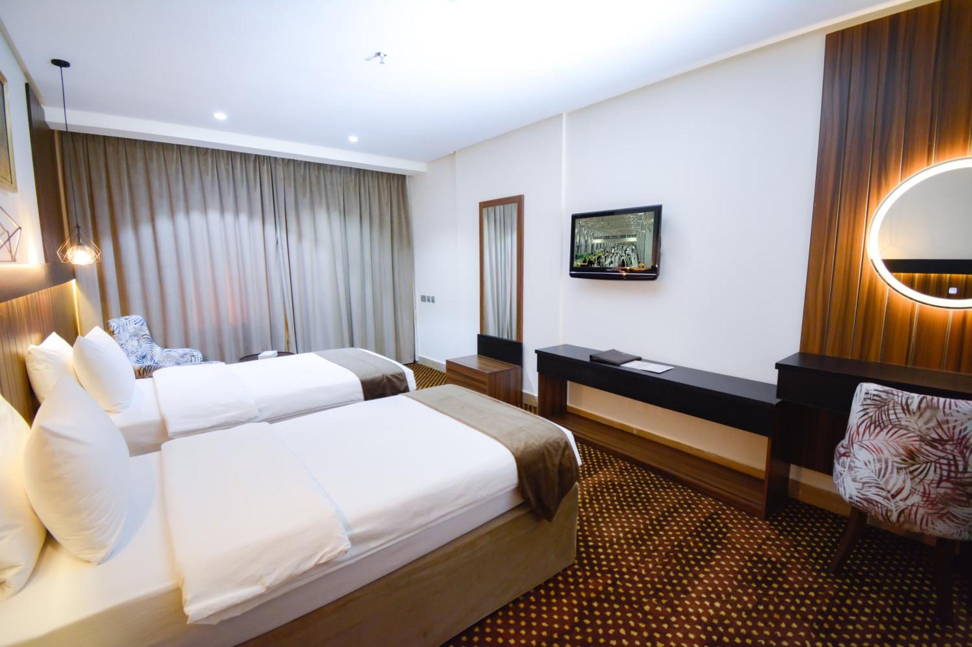 Reef Global Hotel