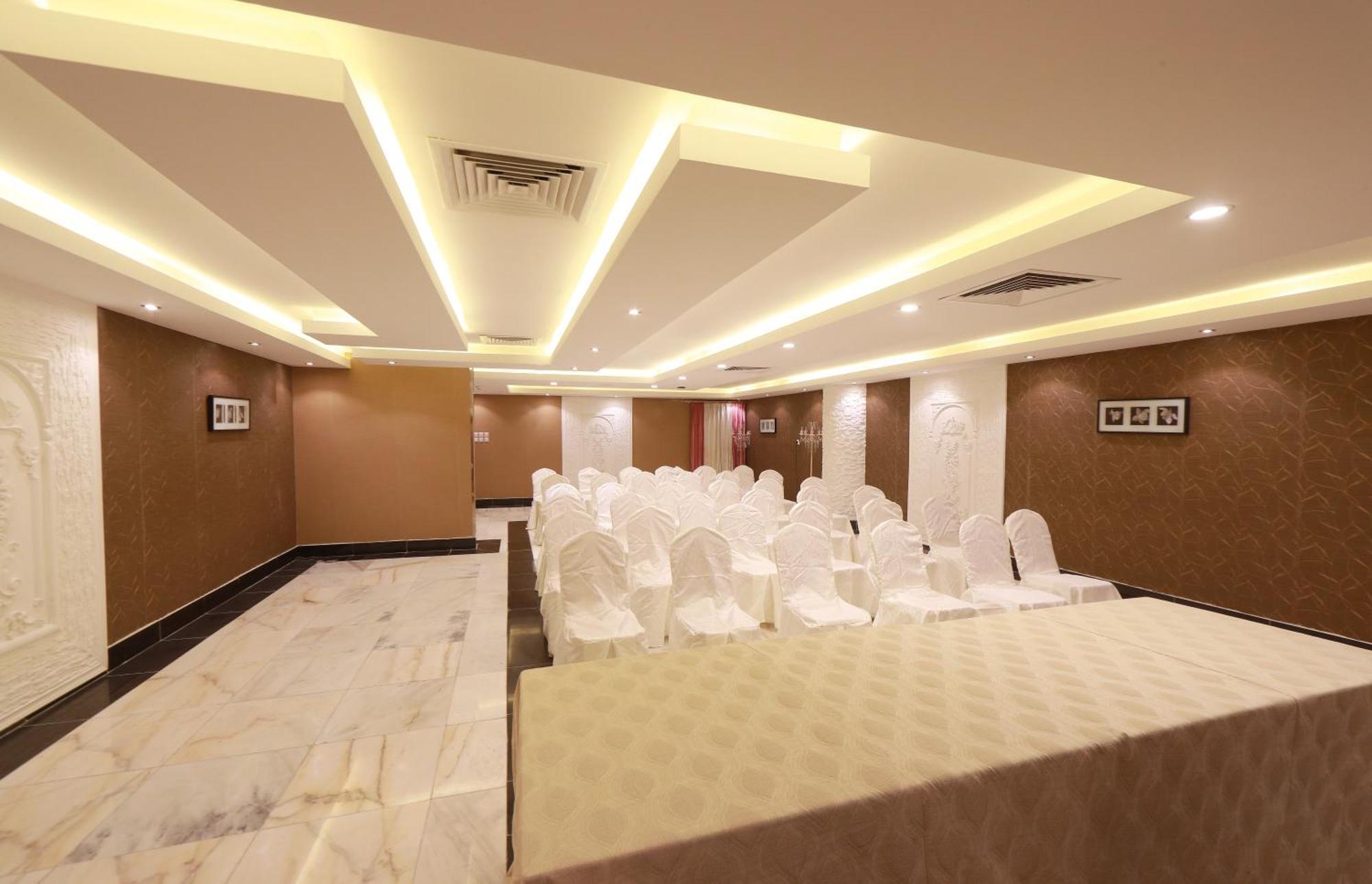 Burj Al Saif Hotel 3*
