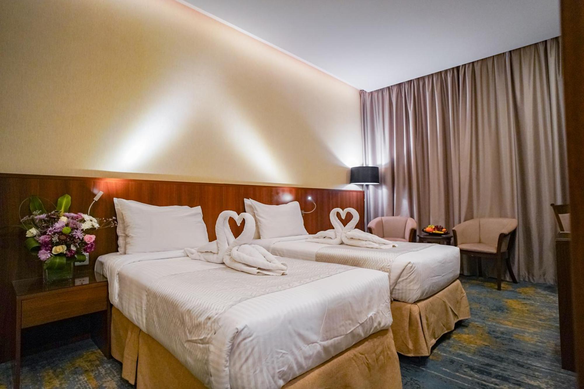 Emaar Elite Hotel 3*
