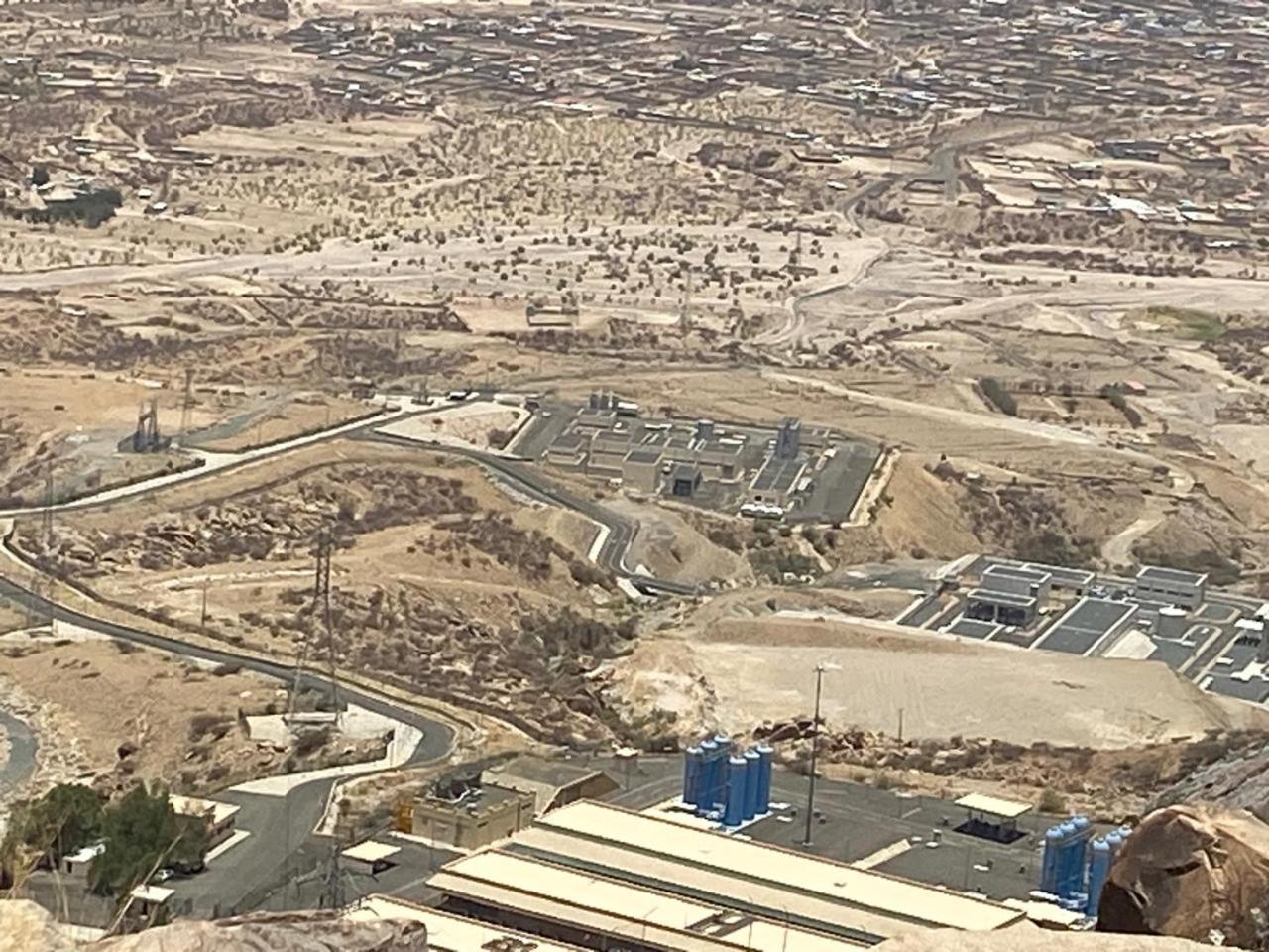 شقة حديثة مفروشة في للإيجار السنوي Apartment *