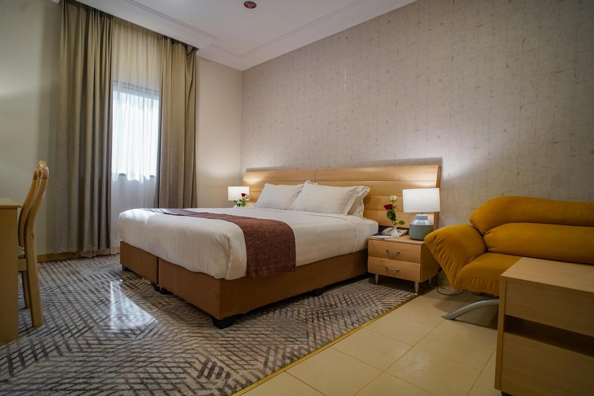 Emaar Al Noor Hotel *