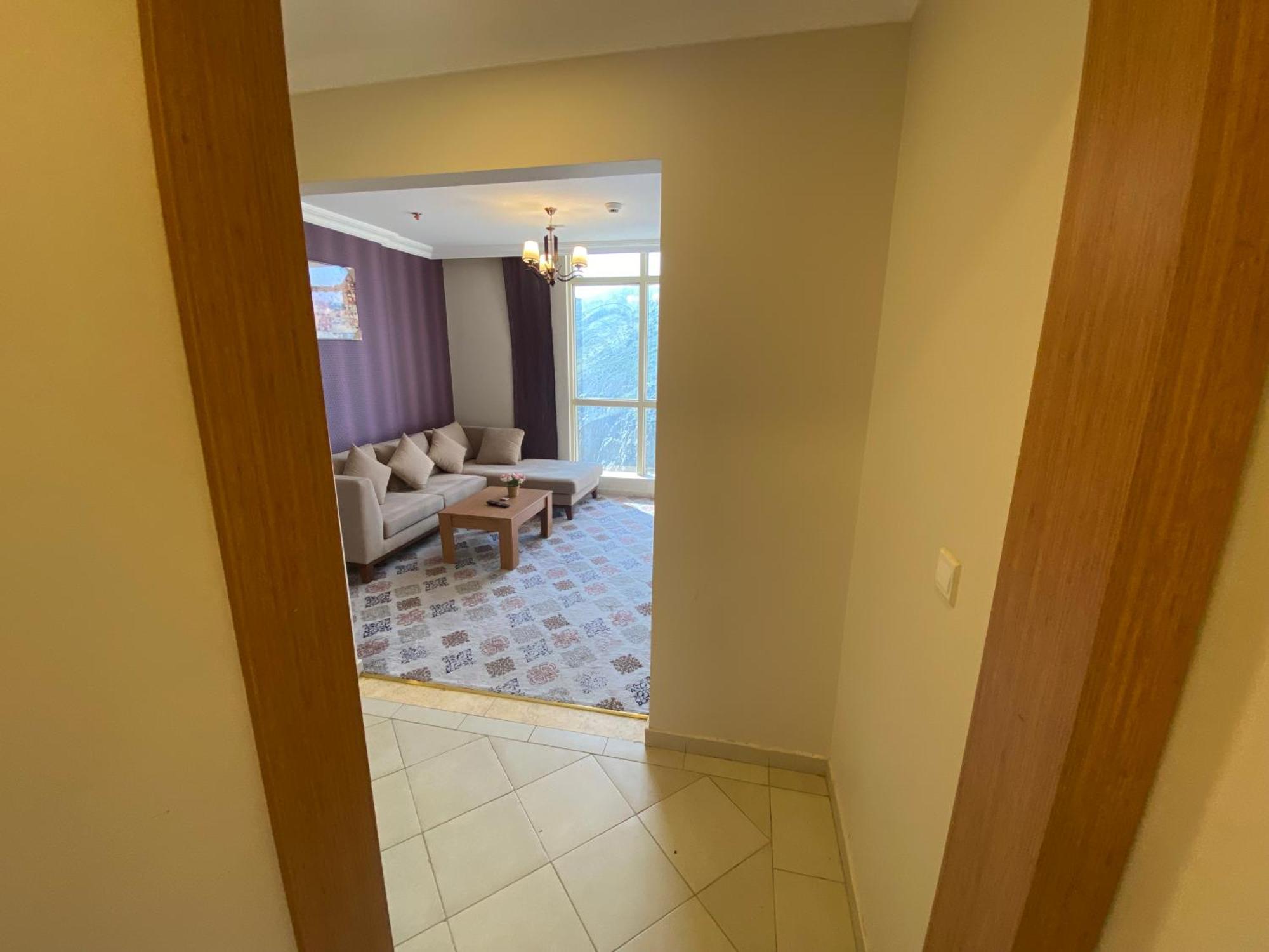 Apartment فندقيه في أبراج التلال في *