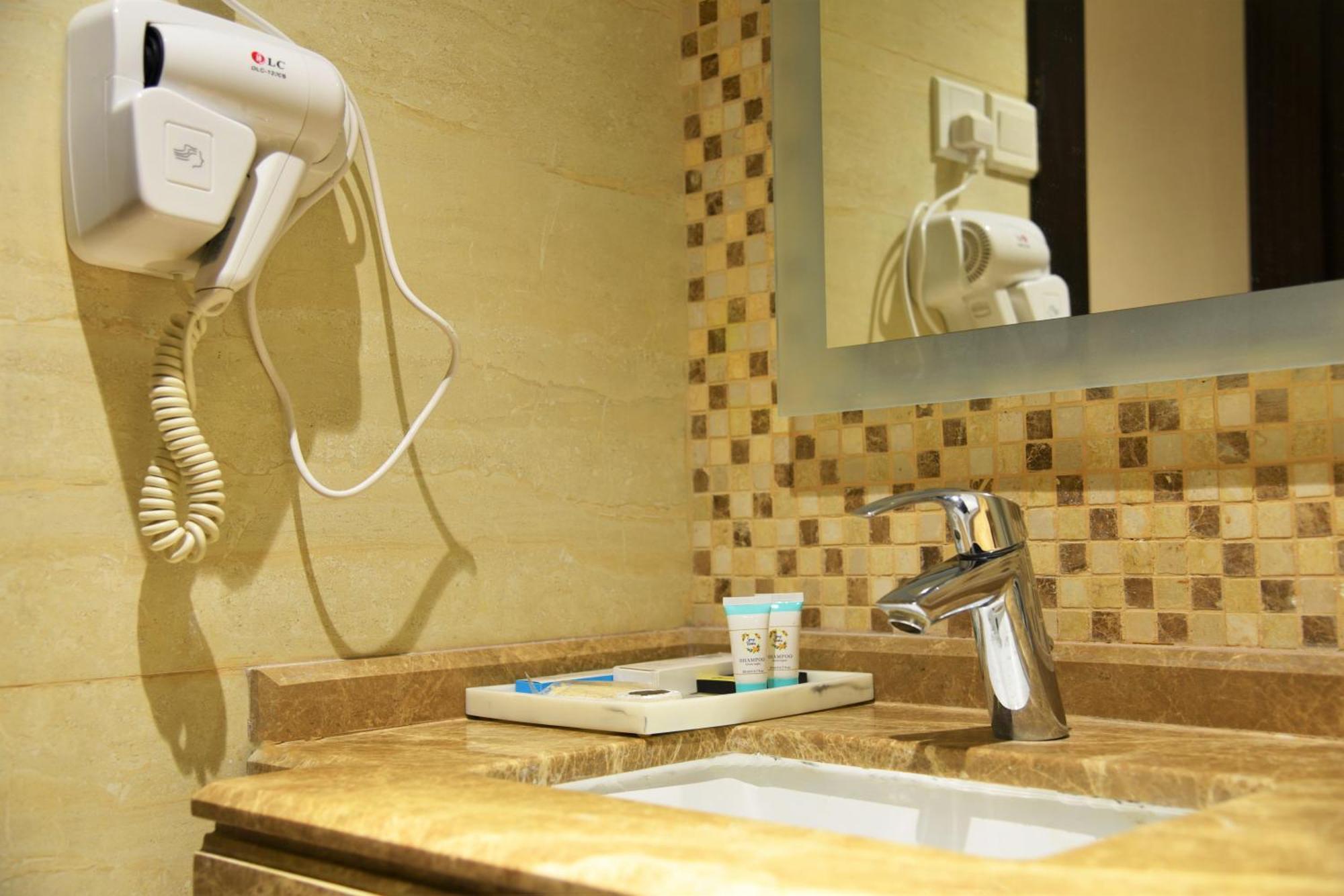 Afraa Al Aziziya Hotel 3*