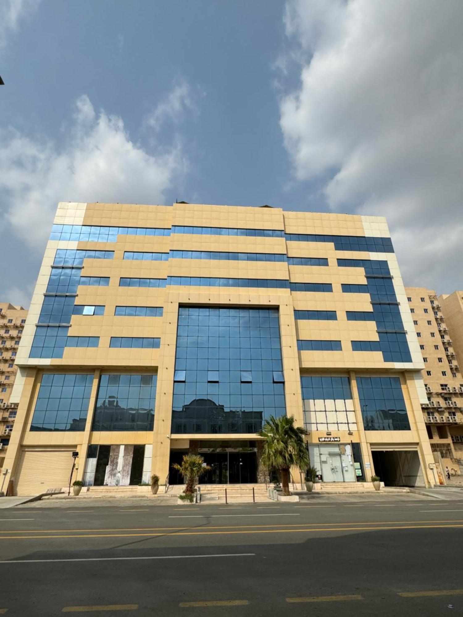العاصمة *