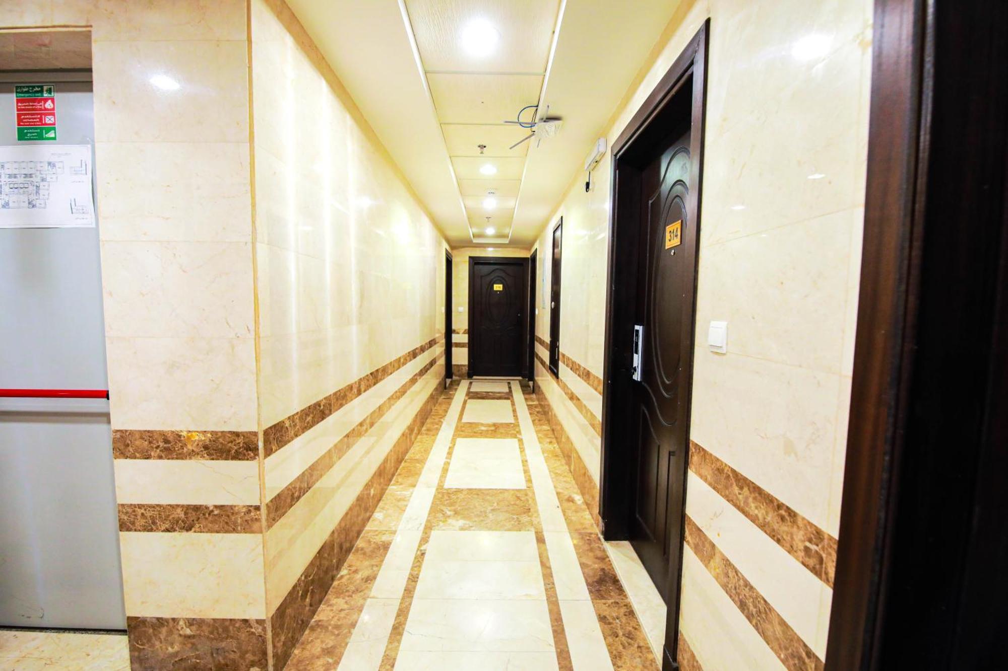 أعيان إن الخليج المسجد القطري Hotel *