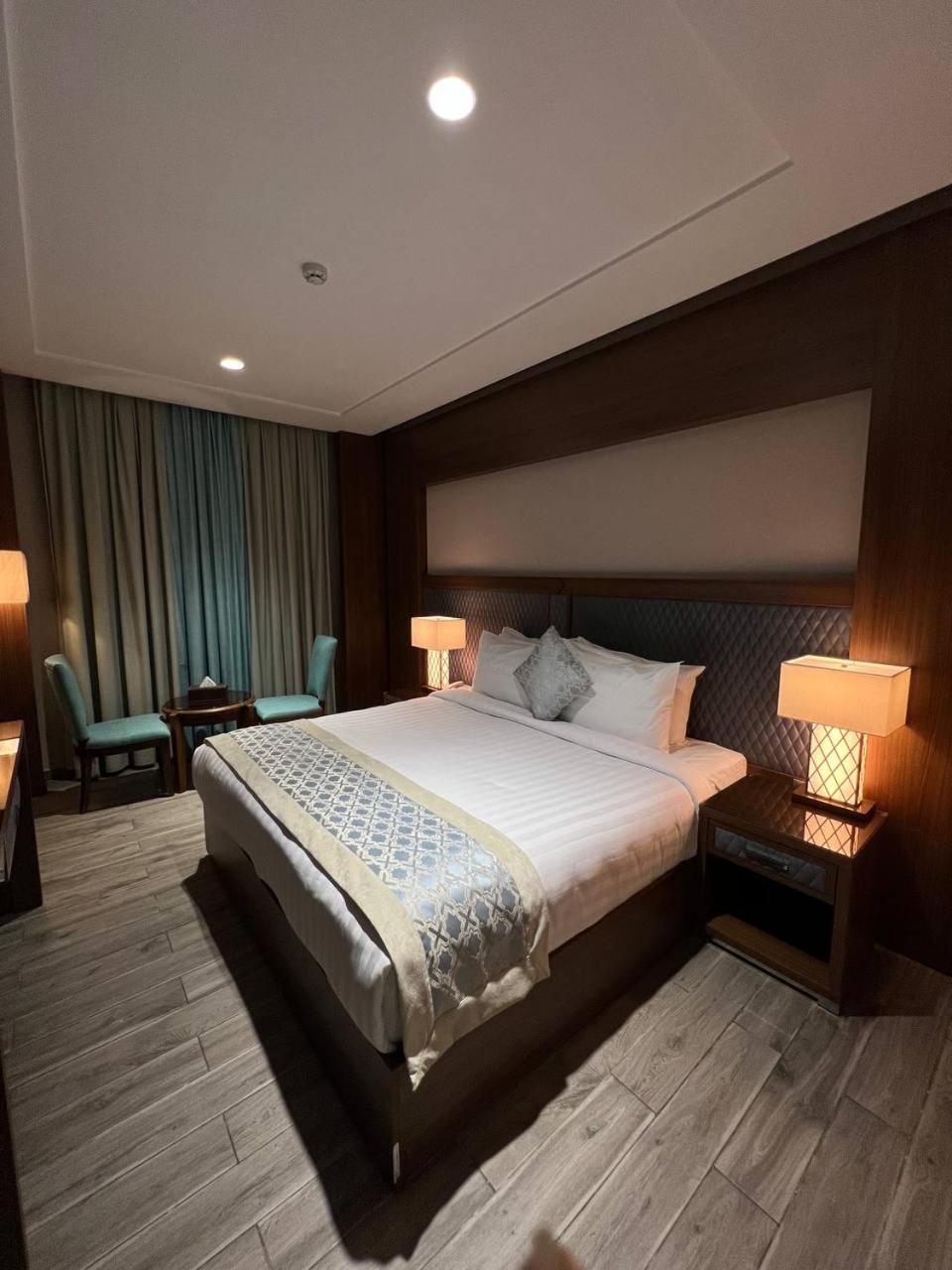 فيوليت Hotel *
