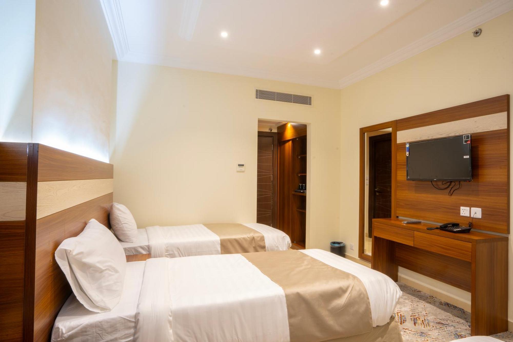 Karam Hotel *