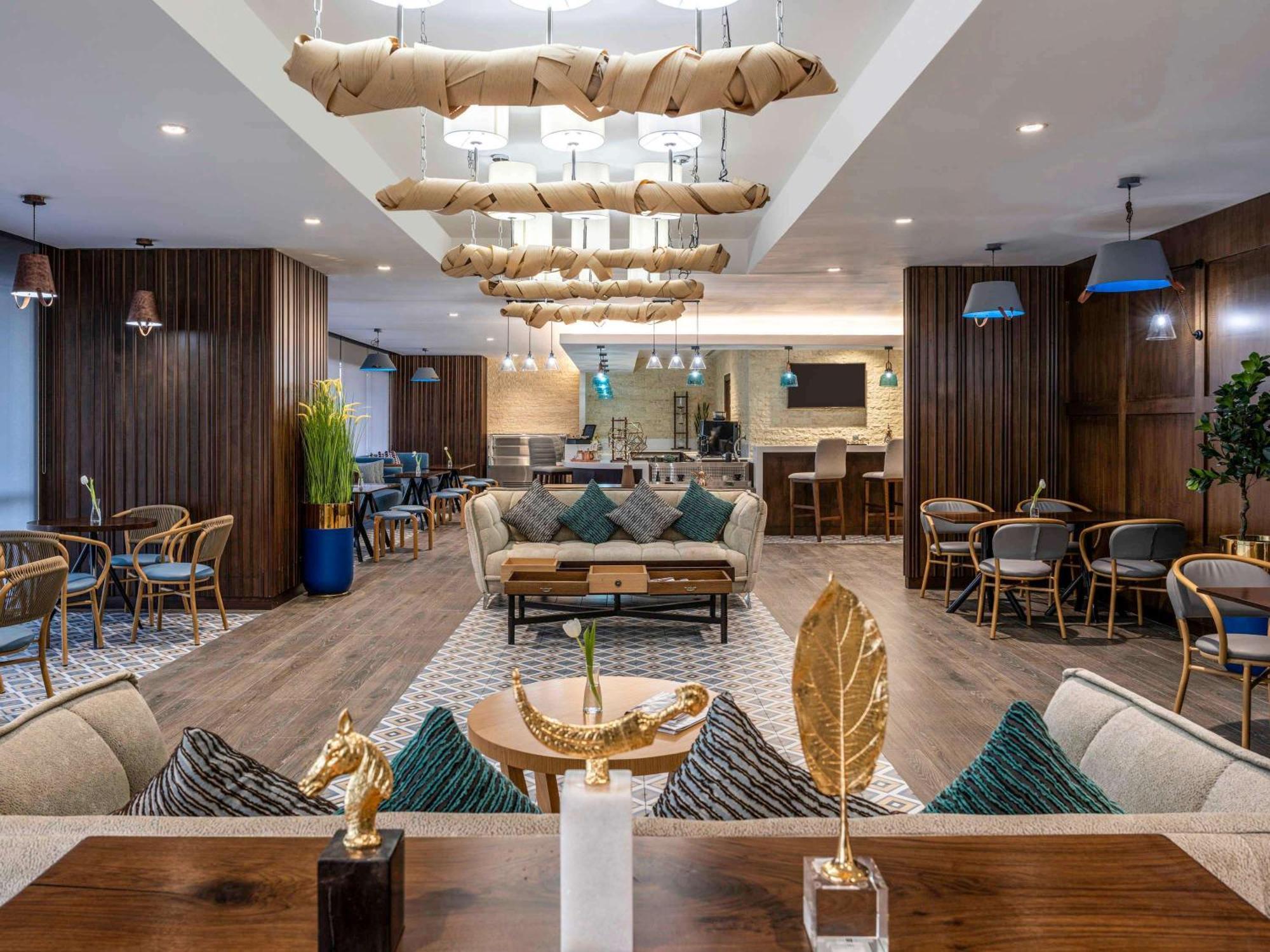 Hotel Novotel Makkah Thakher 4*