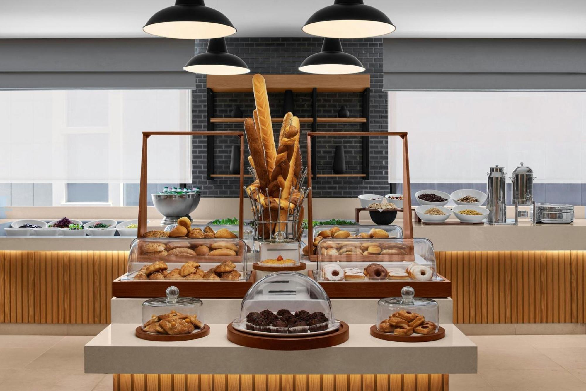 Courtyard By Marriott Makkah Hotel