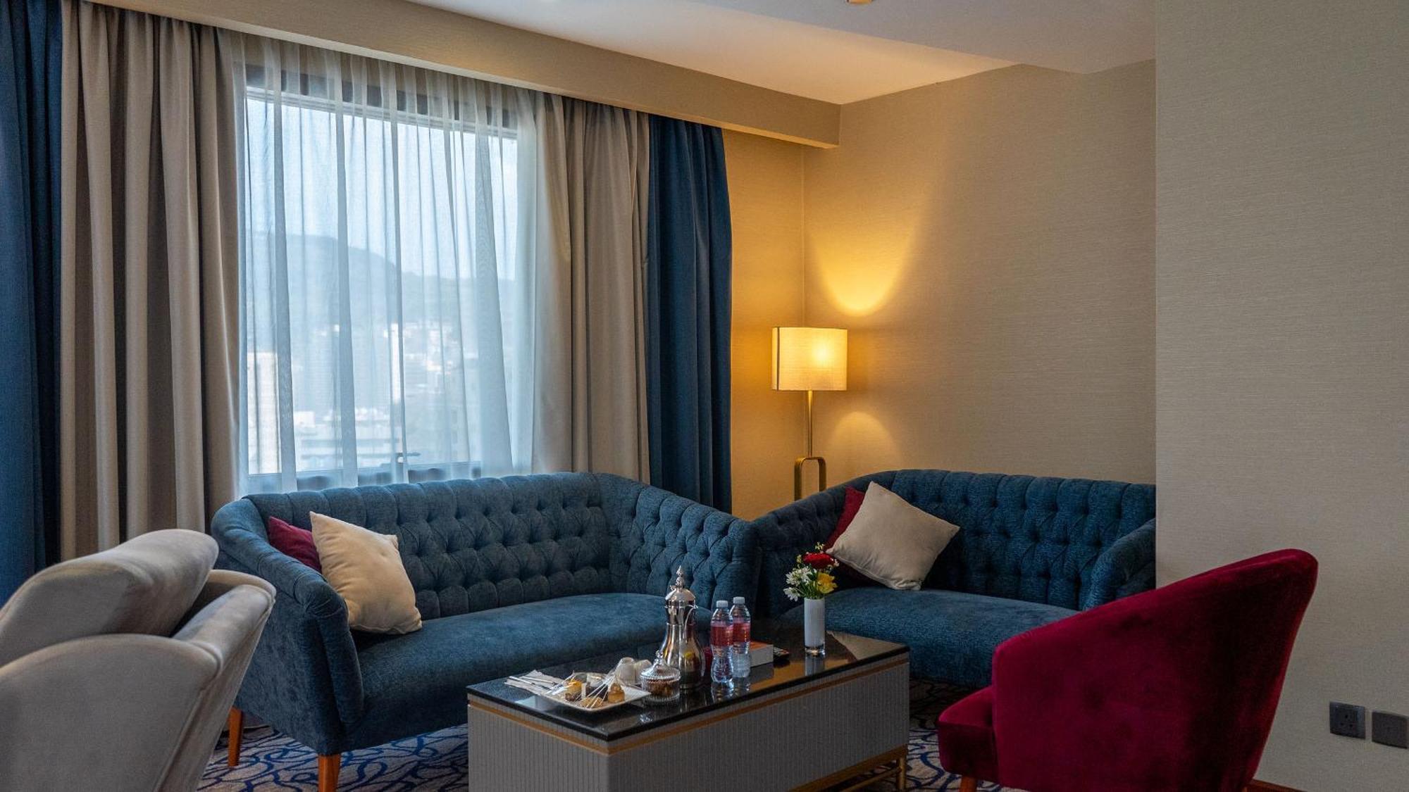 Hotel Al Safwah First Tower 1 5*