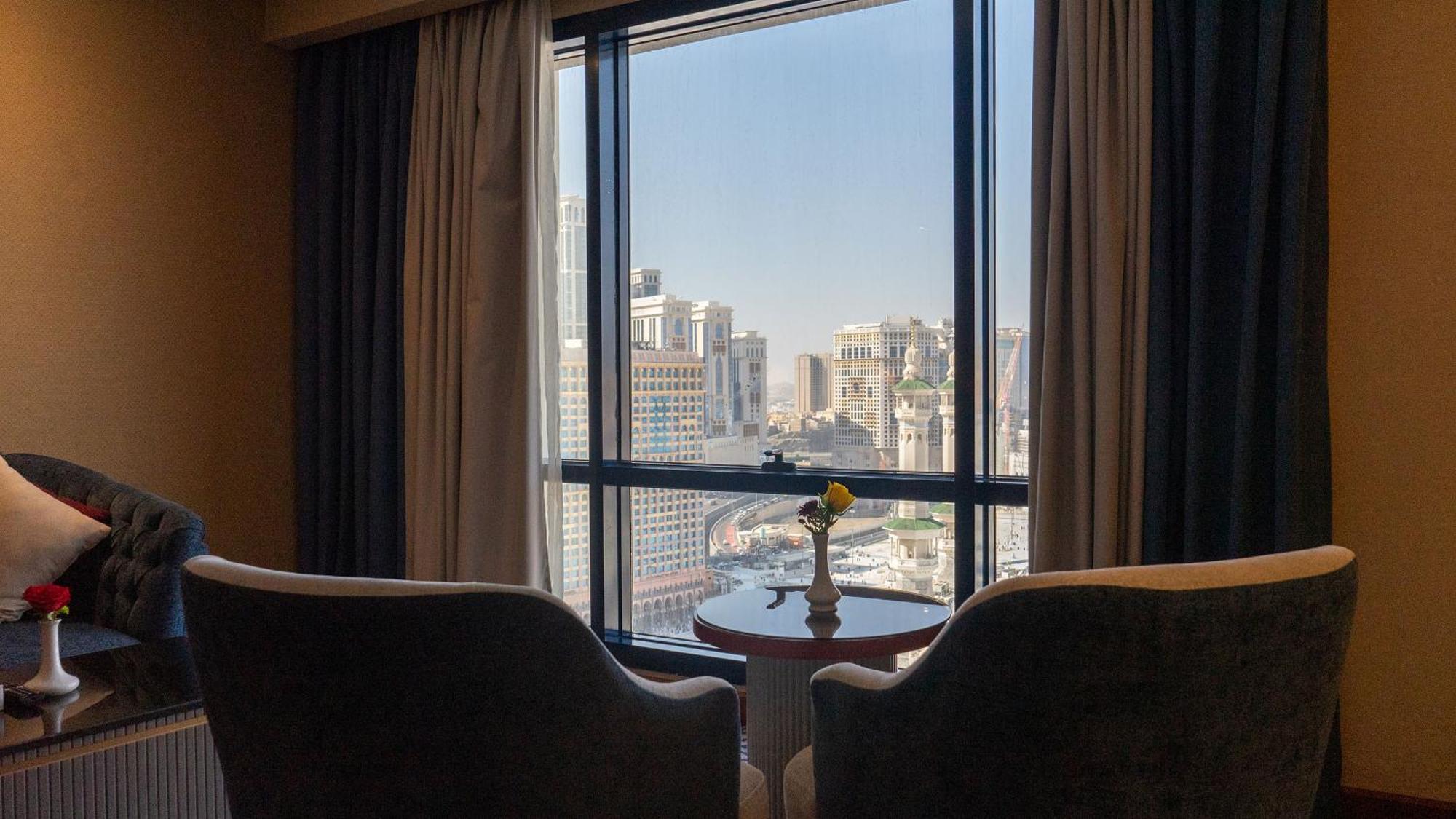 Al Safwah First Tower 1 Hotel 5*
