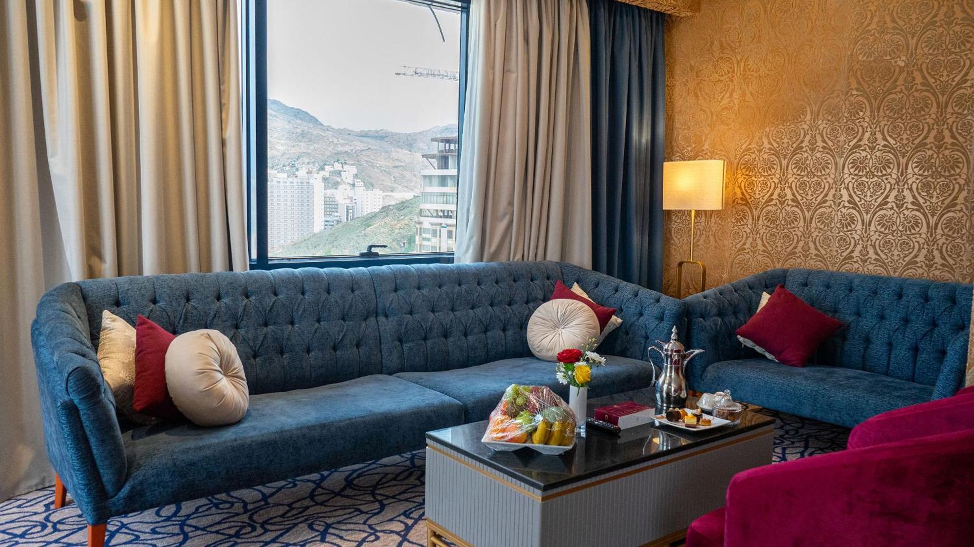 Hotel Al Safwah First Tower 1 5*