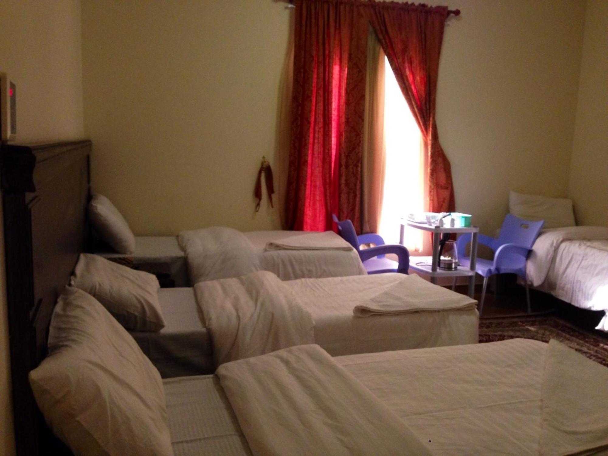 Hotel Qasr Al Azizia 3*