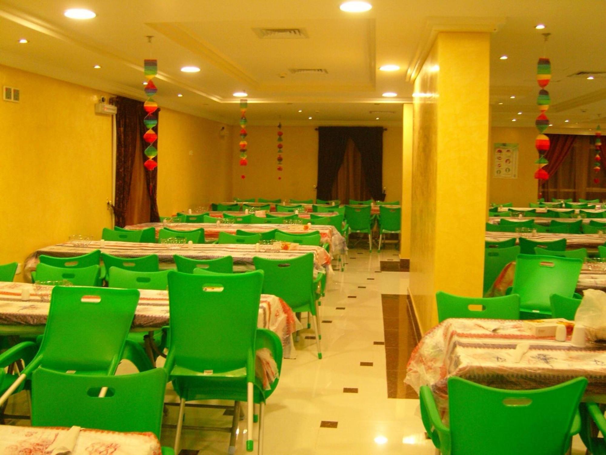 Qasr Al Azizia Hotel 3*